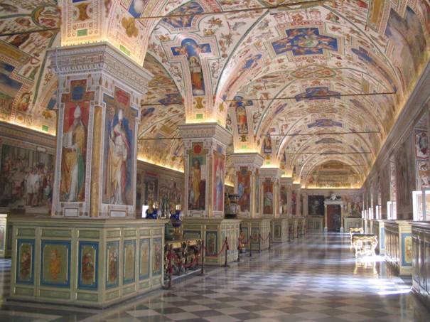 https://upload.wikimedia.org/wikipedia/commons/e/e9/Salone-sistino.jpg